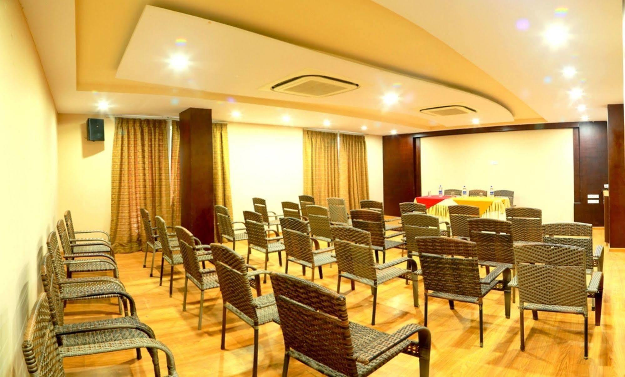 Hotel Royal Palm - A Budget Hotel In Udaipur Extérieur photo