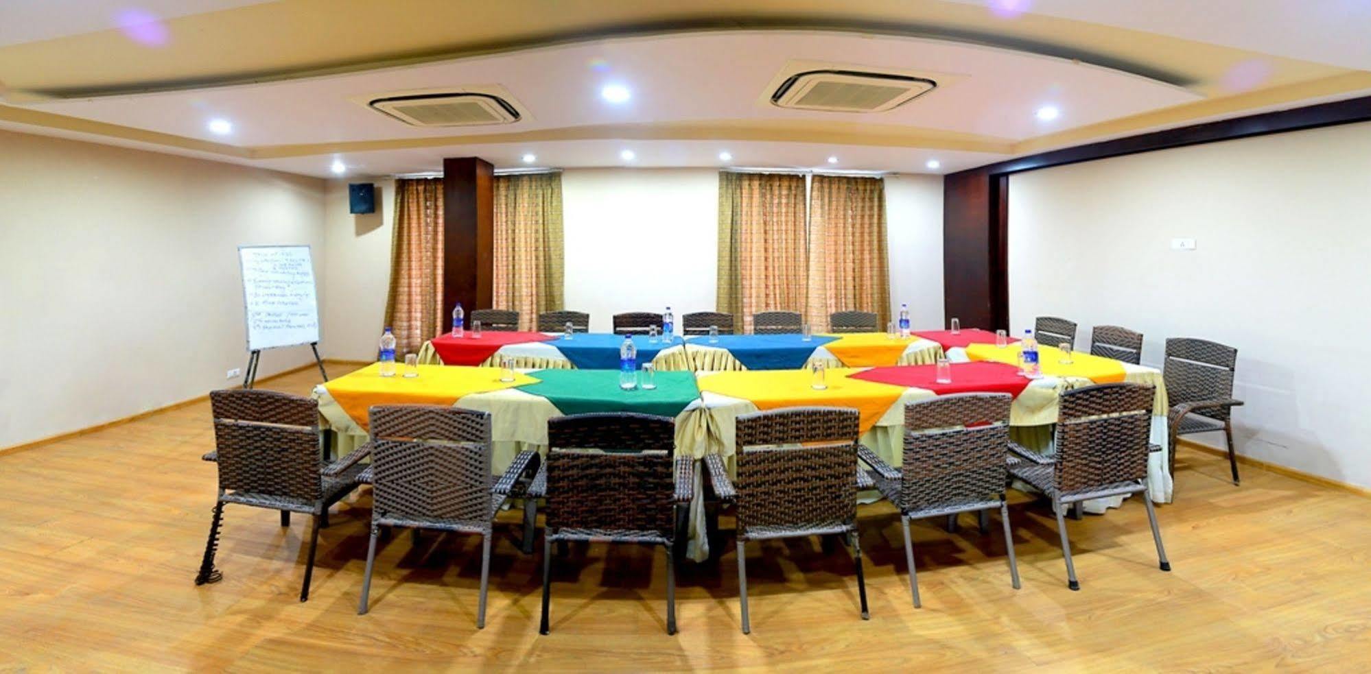 Hotel Royal Palm - A Budget Hotel In Udaipur Extérieur photo